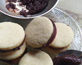 Foto del paso 2 de la receta: Alfajorcitos Con Relleno de Dulce De Leche Y Chocolate