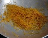 A picture of step 1 of Veg vermicelli.