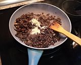 Foto del paso 1 de la receta Tortilla de champiñones al ajillo apta para diabéticos