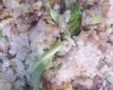 Foto langkah ke 5 dari resep Nasi Goreng Ayam Brokoli.