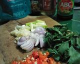 Foto langkah ke 2 dari resep Mie Goreng Pedas Manis.