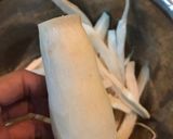 Hình bước làm 1 của món Khô nấm đùi gà ngũ vị