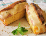 Foto del paso 4 de la receta: Pincho de Bizcocho con Papada ibérica, queso Gorgonzola y Anchoa
