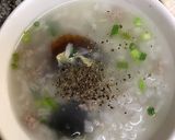 Hình bước làm 2 của món Cháo thịt bằm trứng bắc thảo