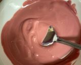 A picture of step 2 of Pink tea chocolate bombs.