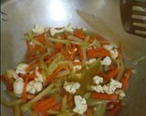 Foto langkah ke 4 dari resep Tumis Labu Siam Wortel.