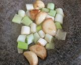 Foto langkah ke 1 dari resep Kuah Bakso Ekonomis.