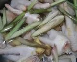 Hình bước làm 1 của món Chân gà trộn thính