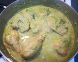 Foto del paso 5 de la receta: Pollo en salsa cremosa de chile poblano