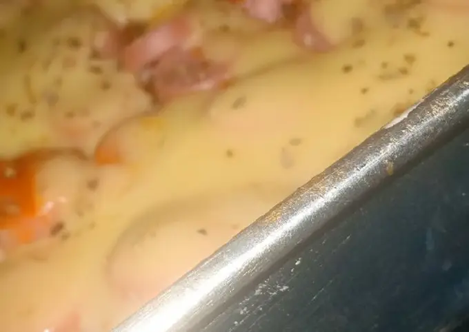 Langkah-langkah untuk membuat Cara bikin Pizza rumahan ekonomis rasa restoran