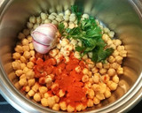 Foto del paso 1 de la receta: Garbanzos con bacalao