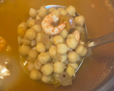 Foto del paso 5 de la receta: Garbanzos con gambas