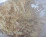 A picture of step 8 of Moong Dal Diye Lau Ghonto.