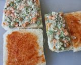 A picture of step 2 of Finģer sandwich.