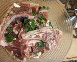 Foto del paso 2 de la receta: Chuletillas de cordero al horno, tapadas