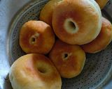 Foto langkah ke 5 dari resep Donat maizena super empuk.
