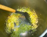 A picture of step 1 of Moules Marinieres - Mussels cooked in White Wine - WOOOWWWWEEEEEE :).