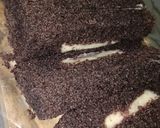 Foto langkah ke 6 dari resep Brownies ketan hitam isi keju lumer.