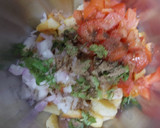 तीखा चटपटा आलू चाट(teekha chatpata aloo chaat recipe in hindi) रेसिपी चरण 4 फोटो