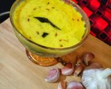 A picture of step 9 of Lehsan tarka curry.