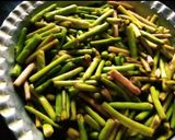 চিংড়ি মাছ দিয়ে কচুর লতি(Chingri with loti recipe in bengali) রেসিপি ধাপ - 1 ছবি