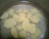 Foto langkah ke 1 dari resep Fried mashed potatoes.