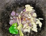 Foto langkah ke 2 dari resep Tulang Ayam Kuah Santan.