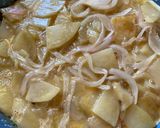 A picture of step 6 of Spanish Omelette/ Tortilla de Patata.