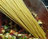 Foto del paso 2 de la receta: Spaghetti mediterráneo, one pot pasta