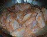 Foto langkah ke 3 dari resep Honey Spicy Chicken Wings.