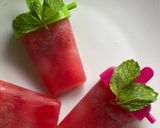 Gambar langkah 6 resipi Watermelon Popsicle.