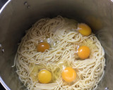 Foto del paso 2 de la receta: Budín de fideos y acelga