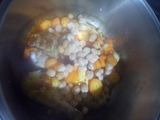بطاطا حمراء بالجزر والحمص