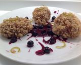 Foto del passaggio 4 della ricetta Medaglioni di Magatello in crosta di panko, con salsa di mirtilli e scorza di limone caramellata