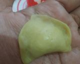 Foto langkah ke 3 dari resep Pastel mini isi abon Lembut dan Renyah.