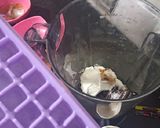 A picture of step 3 of Oreo cold coffee.