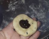 عکس مرحله 3 از دستور نانِ مغزدار با مغز شکلاتی