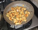 Foto del paso 6 de la receta: Pollo en trocitos con verduras y crema de leche