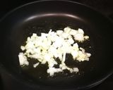 Foto del paso 2 de la receta Tortilla de huevo queso Gouda y tomate