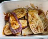 Une image de l'étape 5 de Aubergines graffiti et oignon sauce teriyaki à la plancha.