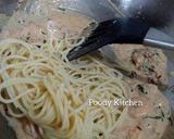 Foto langkah ke 6 dari resep Tuscan Shrimp Pasta.