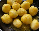 A picture of step 2 of Aloo Dum Chaat.
