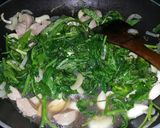Foto langkah ke 4 dari resep Cah Kangkung Saus Tiram.