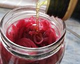 Foto del passaggio 4 della ricetta Cipolle di Tropea sott'olio 🧅🧂😋