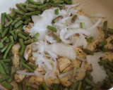 Foto del paso 2 de la receta: Quiché de pollo con espárragos y aguacate