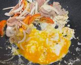 รูปขั้นตอนการทำที่ 3 ของ ข้าวผัดหมูชิ้น