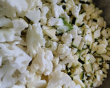 Foto del paso 1 de la receta: Coliflor y calabacín en salsa de tomate🧆🥙🍅