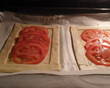 Foto del paso 3 de la receta: Hojaldre con queso de cabra, tomate y anchoas