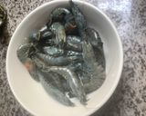 Une image de l'étape 1 de 🦐Spaghettis sauce crevettes 🦞anchois marinés.