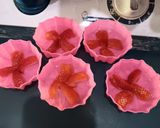 Foto langkah ke 3 dari resep Puding jelly stroberi.
